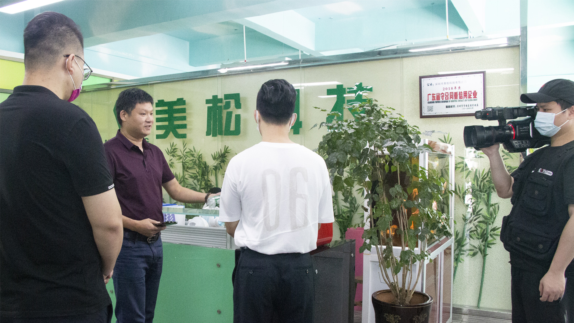 央視CCTV造訪美松品牌，聽(tīng)企業(yè)家陳斌董事長(zhǎng)講美松創(chuàng)業(yè)故事